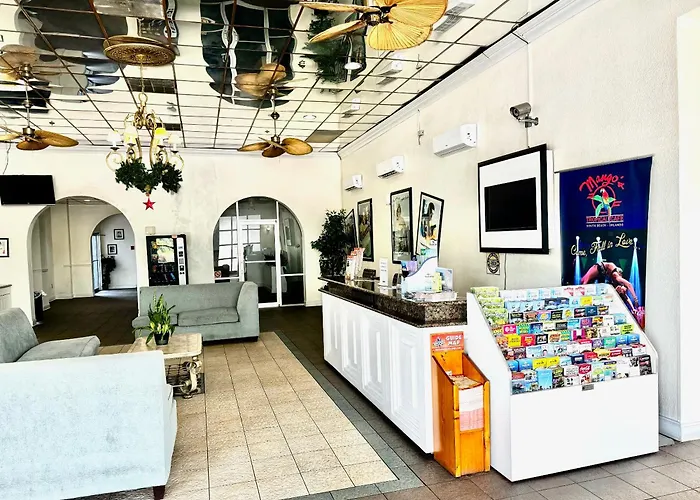 Monumental Movieland Hotel